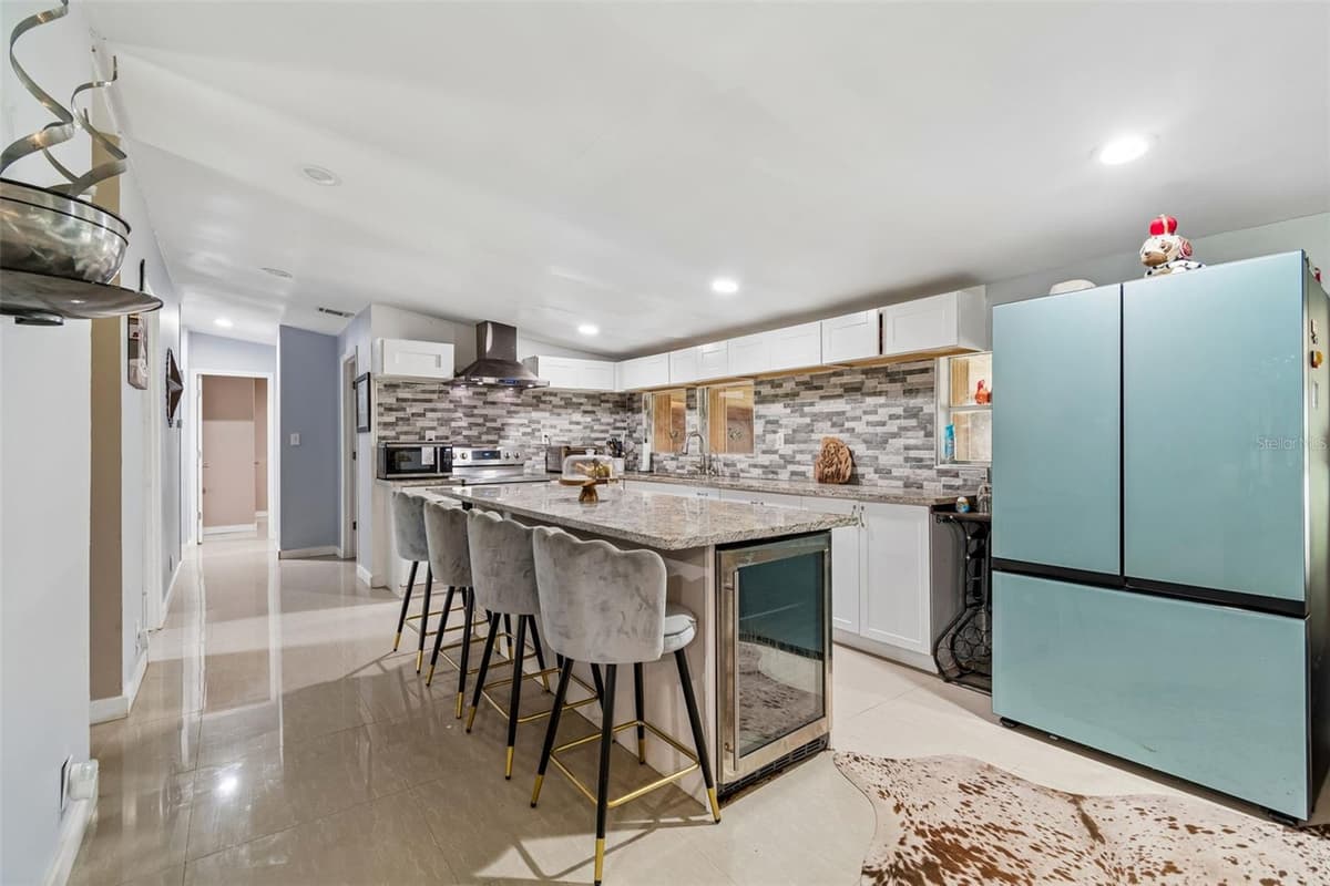 18020 RIGSBY ROAD — photo 9 of 24