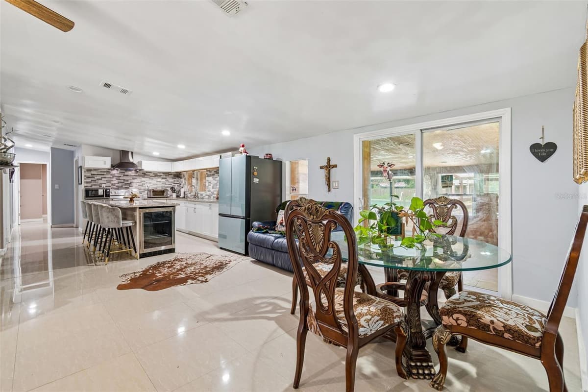 18020 RIGSBY ROAD — photo 8 of 24