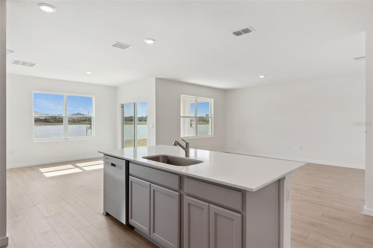 1024 CHAMPION RIDGE DRIVE — photo 4 of 47