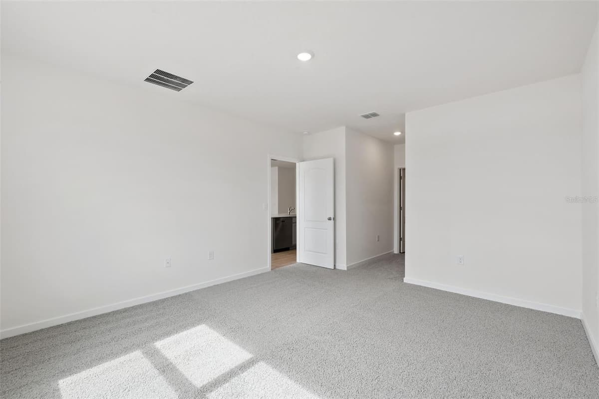 1024 CHAMPION RIDGE DRIVE — photo 12 of 47