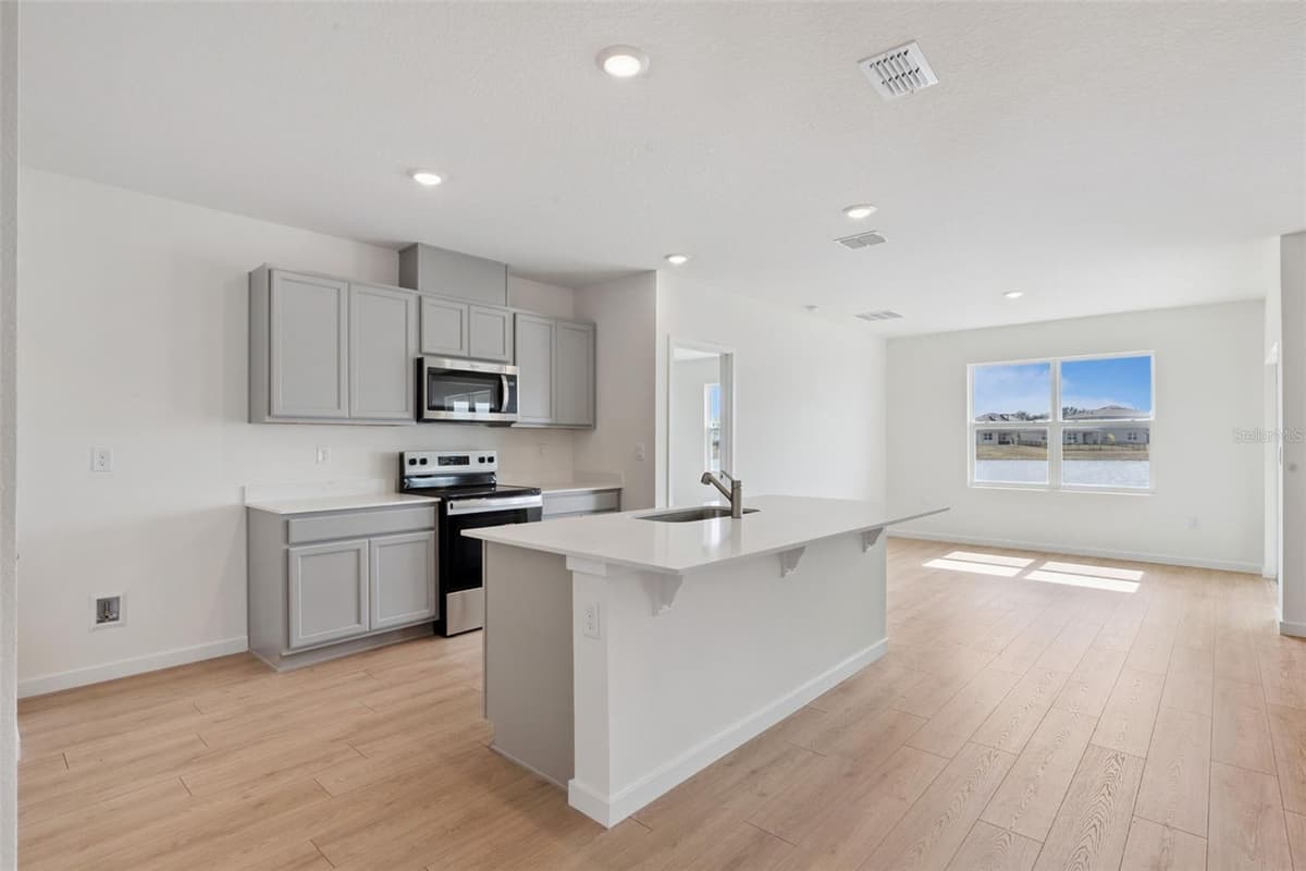 1024 CHAMPION RIDGE DRIVE — photo 5 of 47