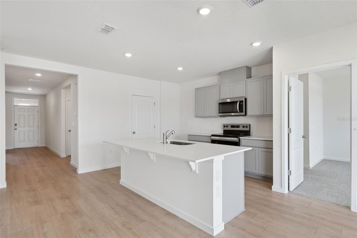1024 CHAMPION RIDGE DRIVE — photo 6 of 47