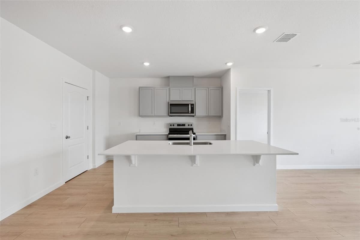 1024 CHAMPION RIDGE DRIVE — photo 7 of 47