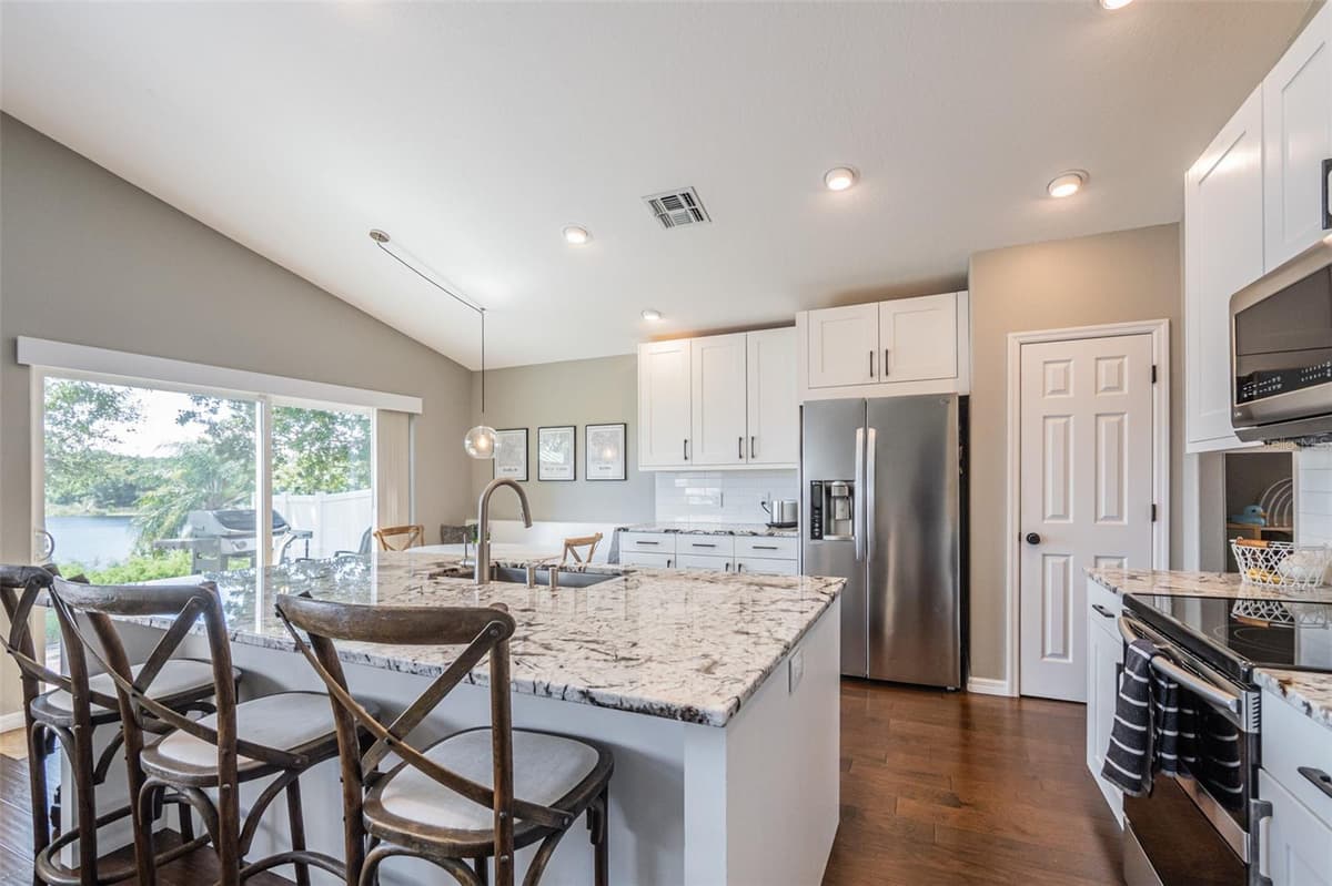 538 WINDSOR ESTATES DRIVE — photo 8 of 36