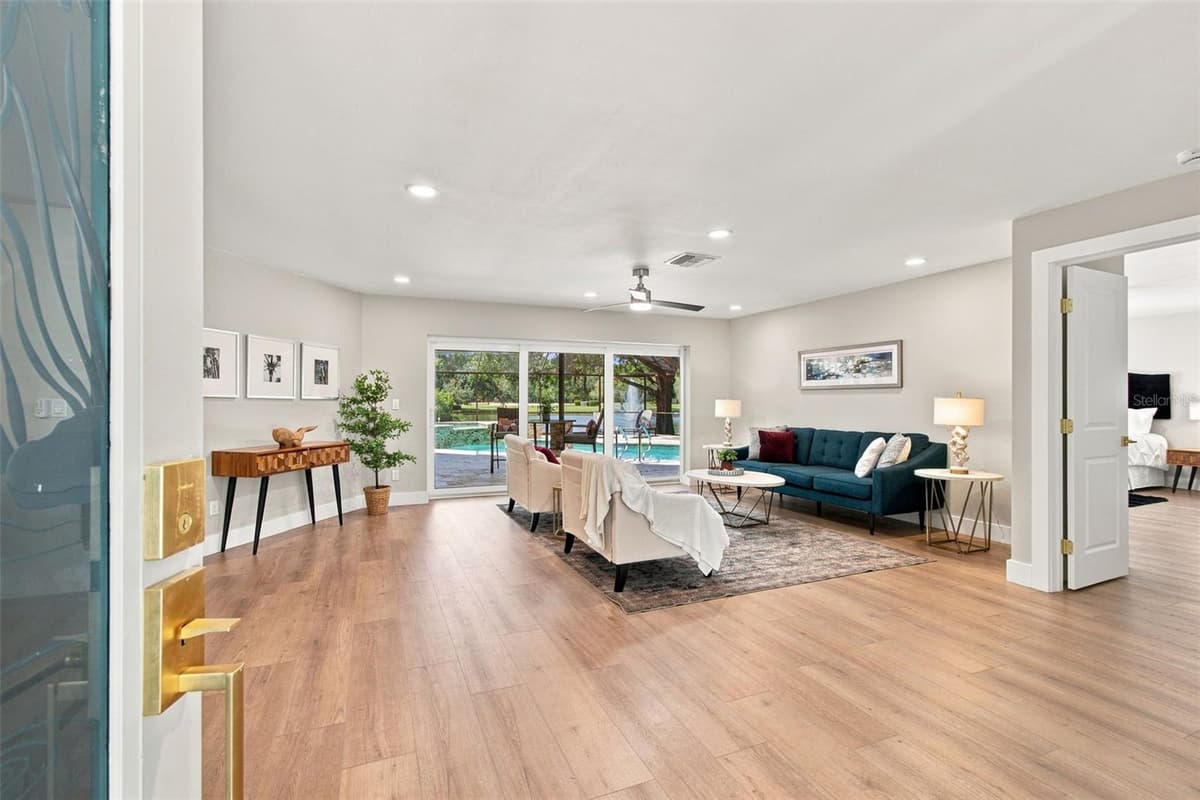 3126 EDGEMOOR DRIVE — photo 4 of 43