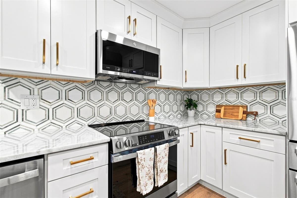3126 EDGEMOOR DRIVE — photo 11 of 43