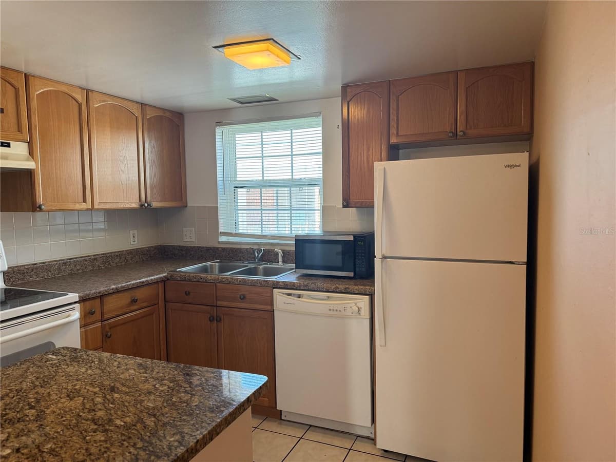 8542 10TH STREET — photo 5 of 17