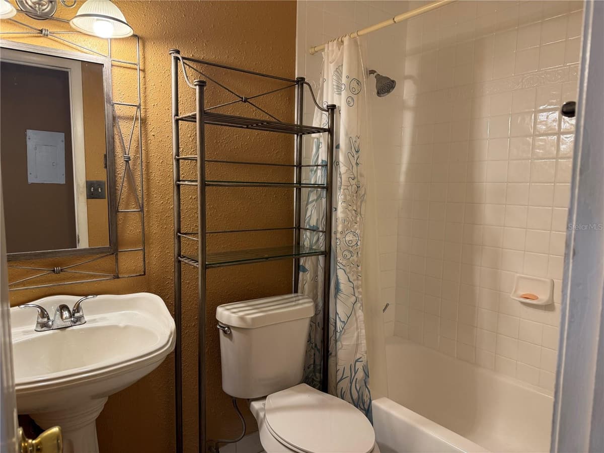 8542 10TH STREET — photo 9 of 17