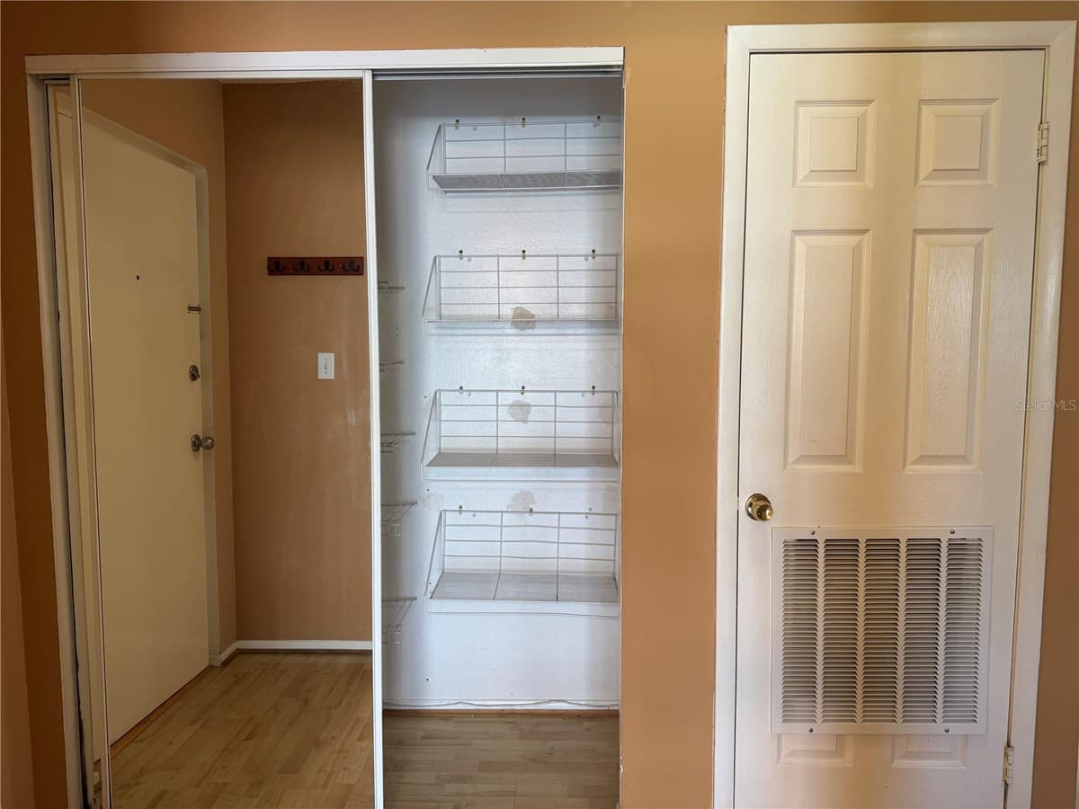 8542 10TH STREET — photo 14 of 17