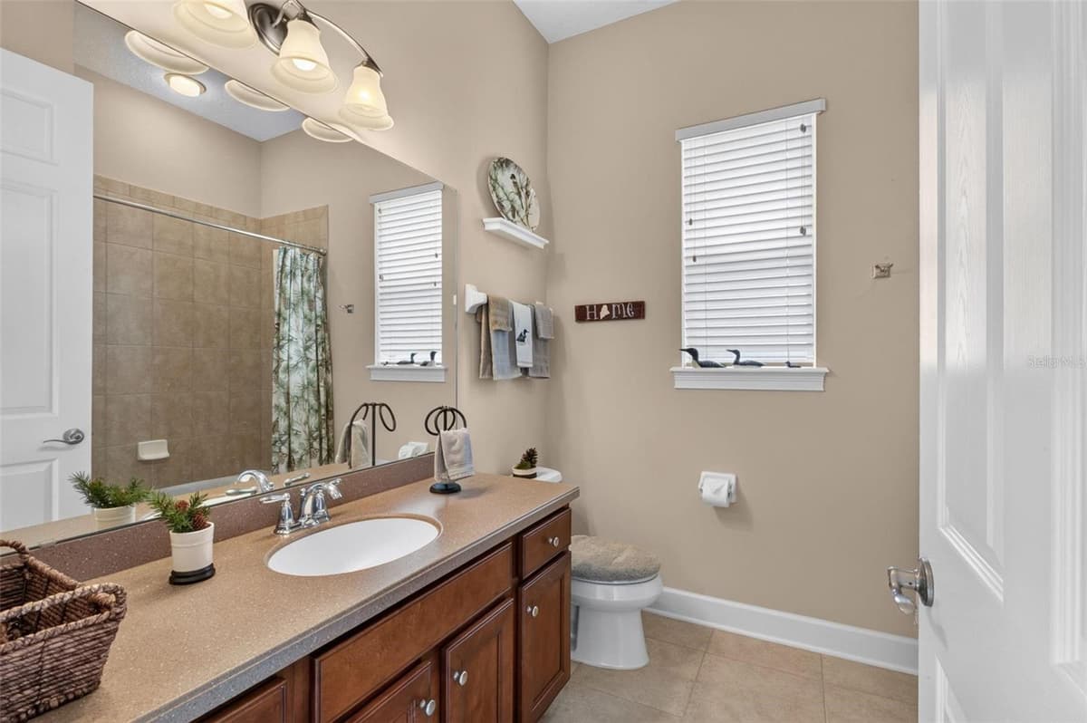 533 CHRISTINA DRIVE — photo 21 of 39