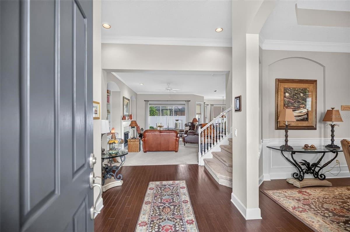 533 CHRISTINA DRIVE — photo 4 of 39