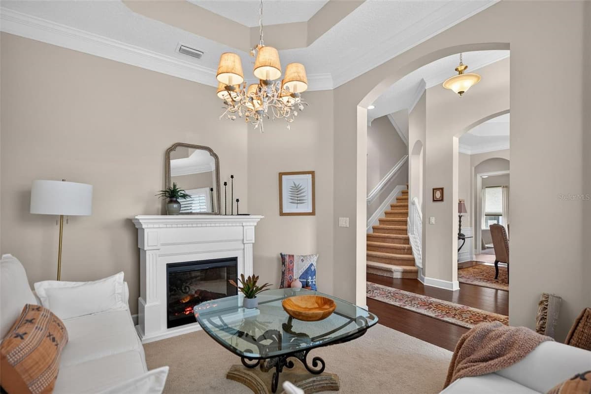533 CHRISTINA DRIVE — photo 6 of 39