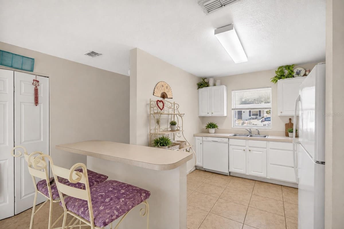 804 WALNUT PLACE — photo 8 of 21