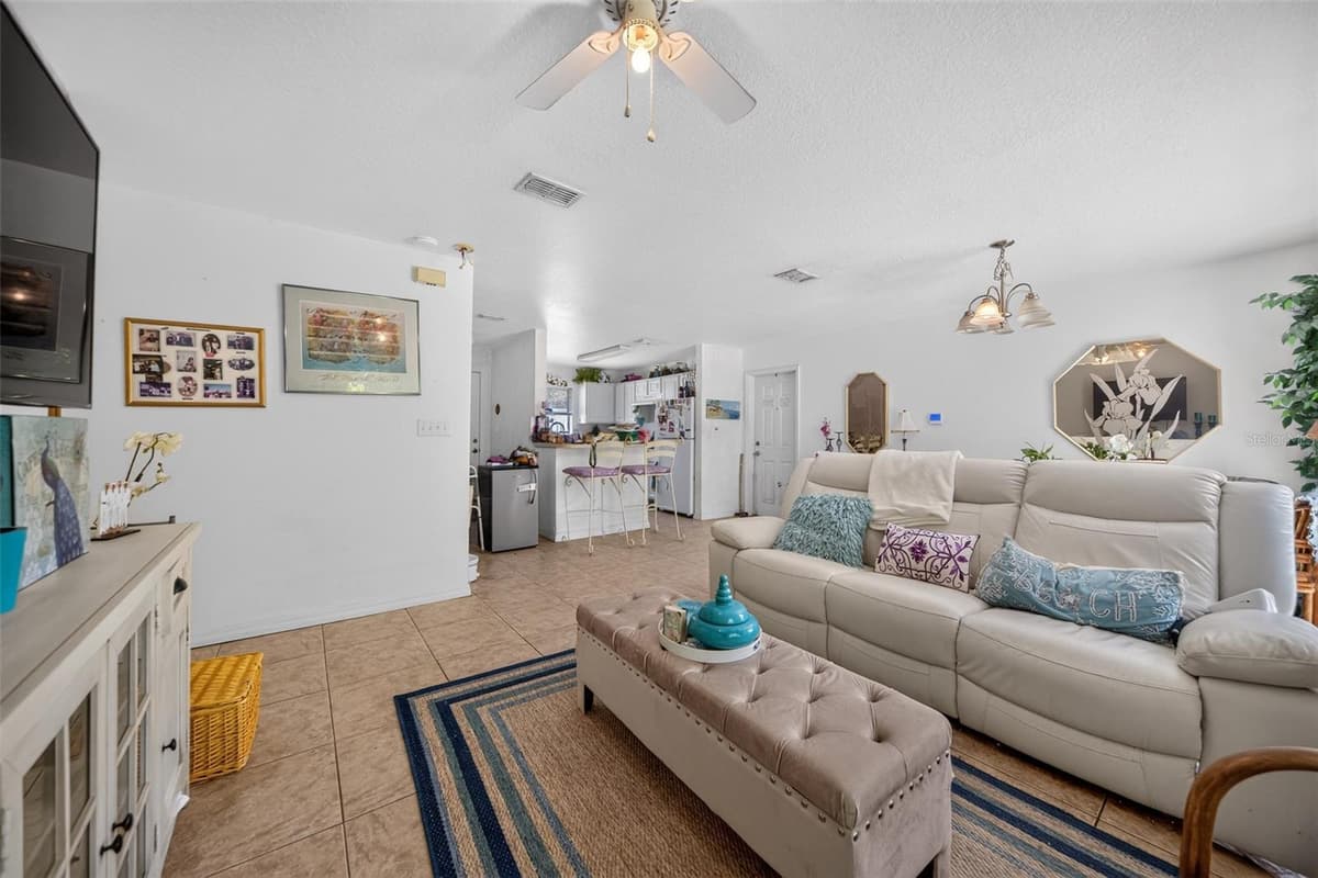 804 WALNUT PLACE — photo 6 of 21