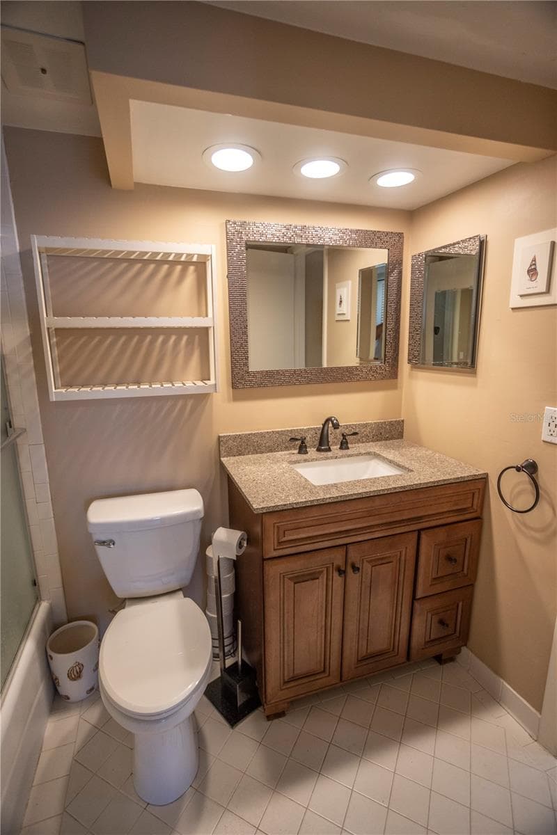 4525 COVE CIRCLE — photo 8 of 28