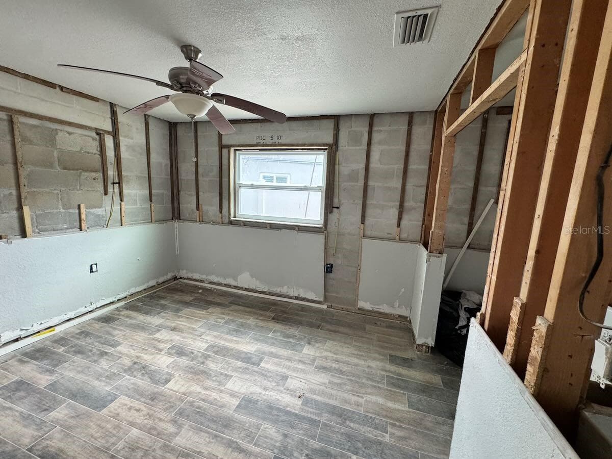 5451 BAYOU GRANDE BOULEVARD — photo 9 of 46