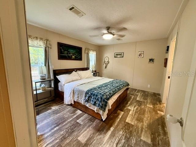 9825 LEGUNA STREET — photo 38 of 40