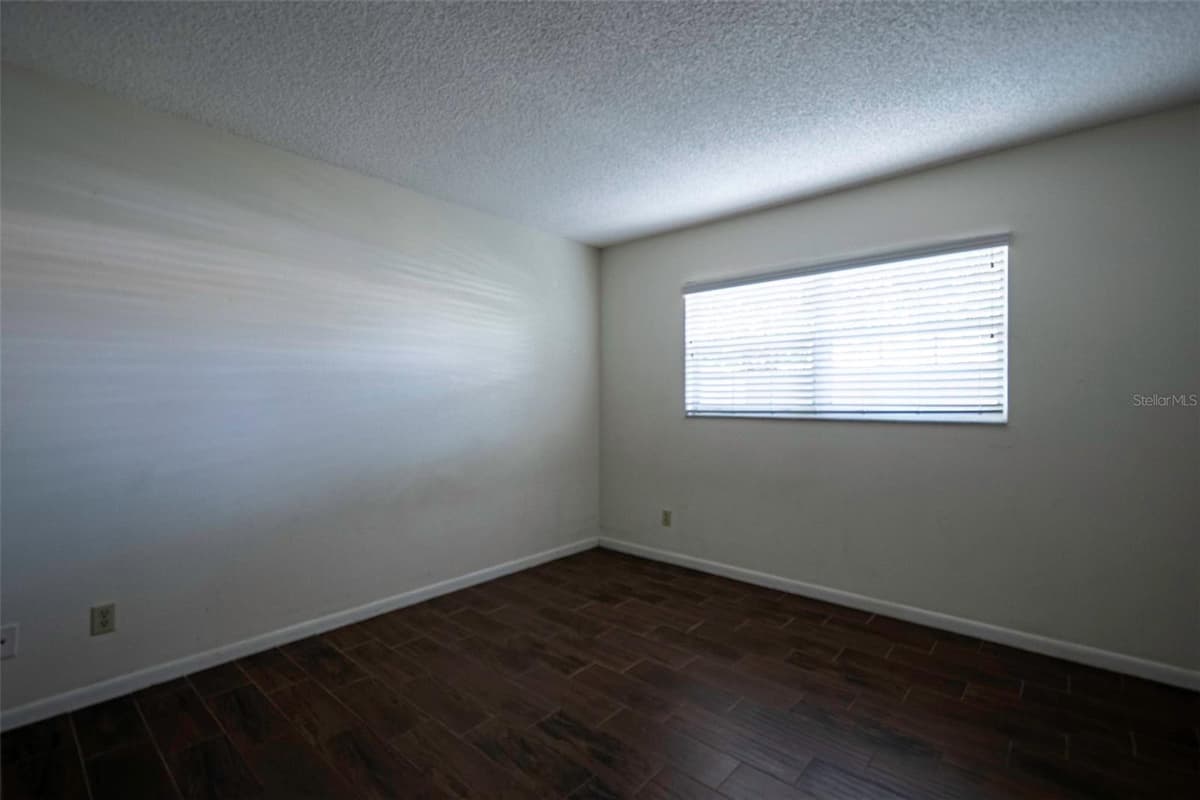 1649 SUNNY BROOK LANE — photo 4 of 24