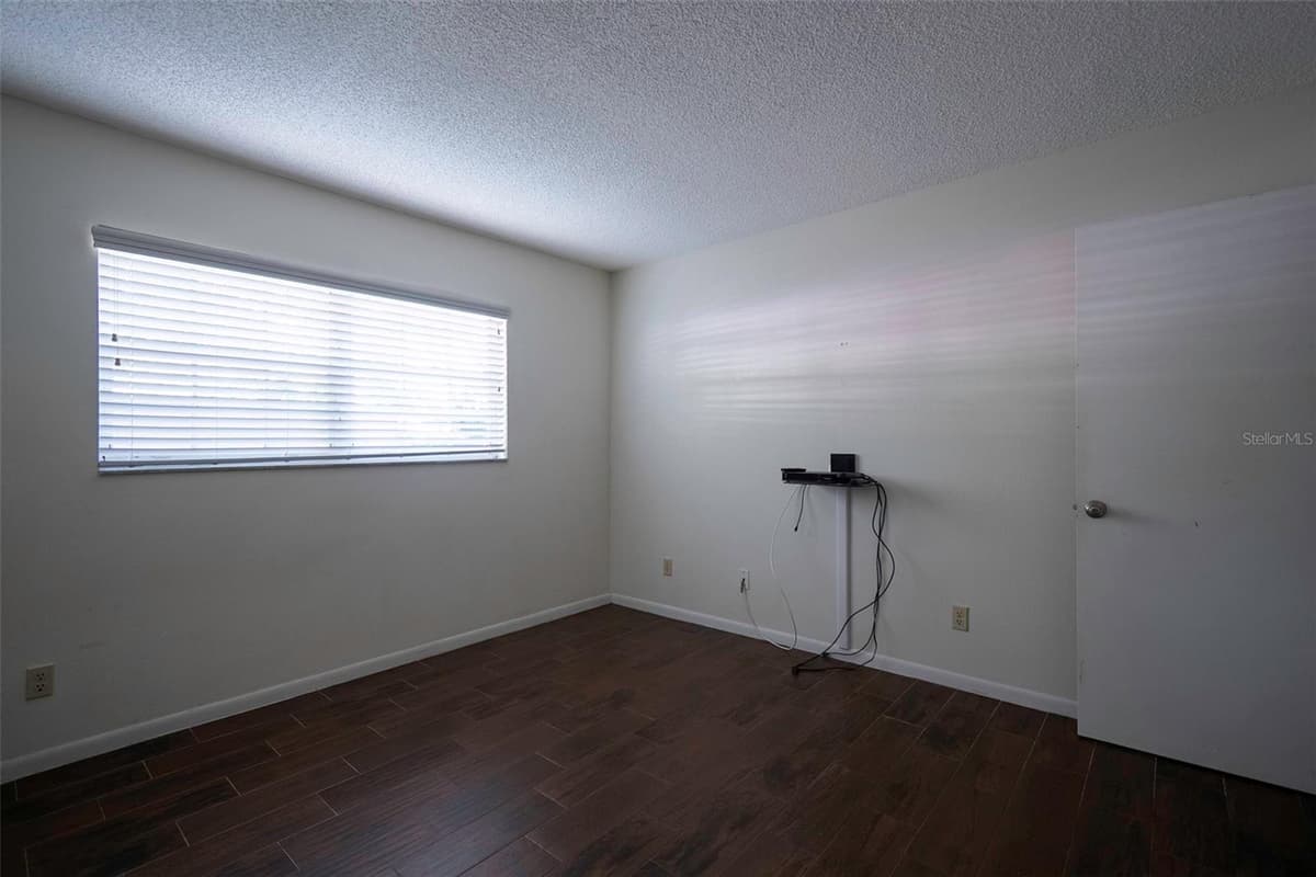 1649 SUNNY BROOK LANE — photo 8 of 24