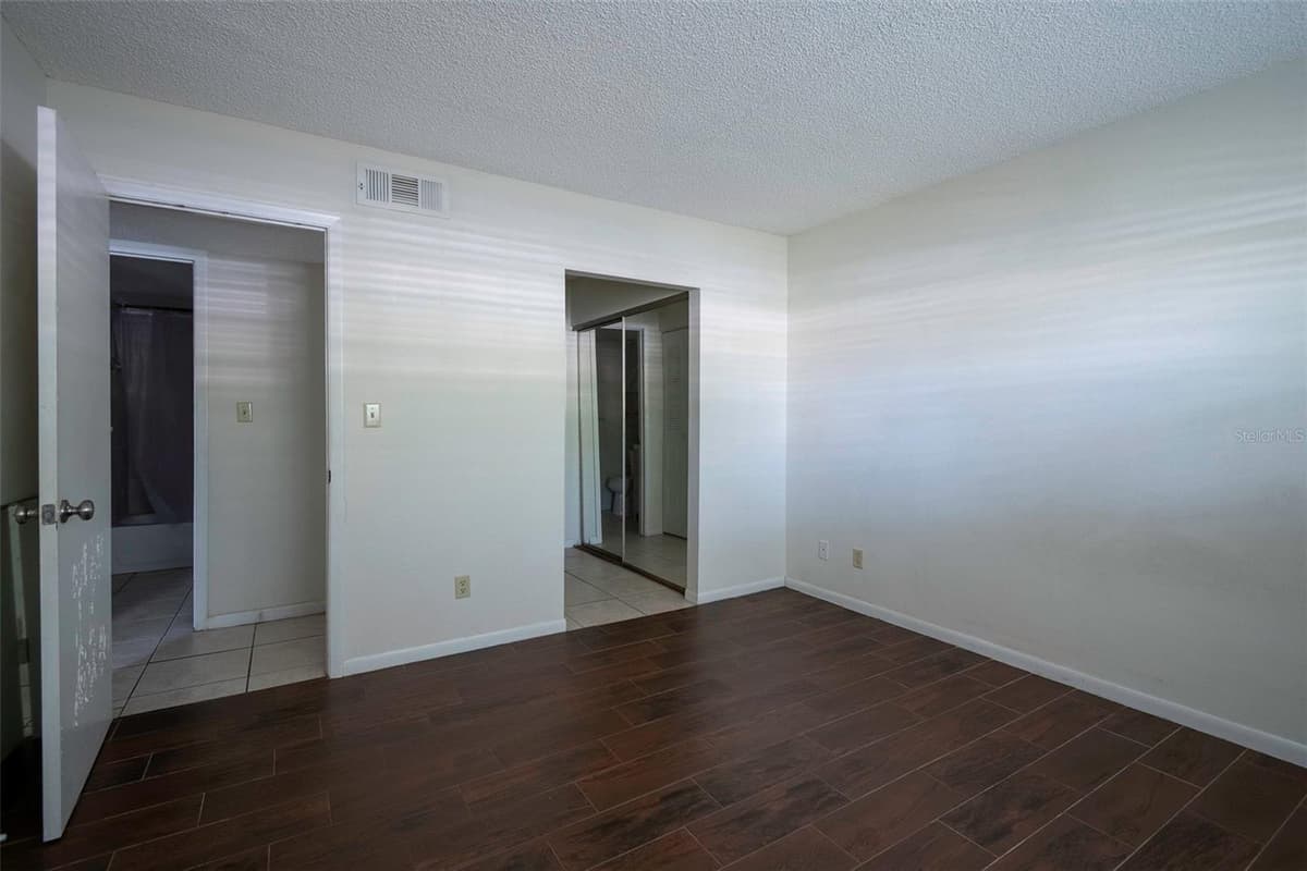 1649 SUNNY BROOK LANE — photo 5 of 24