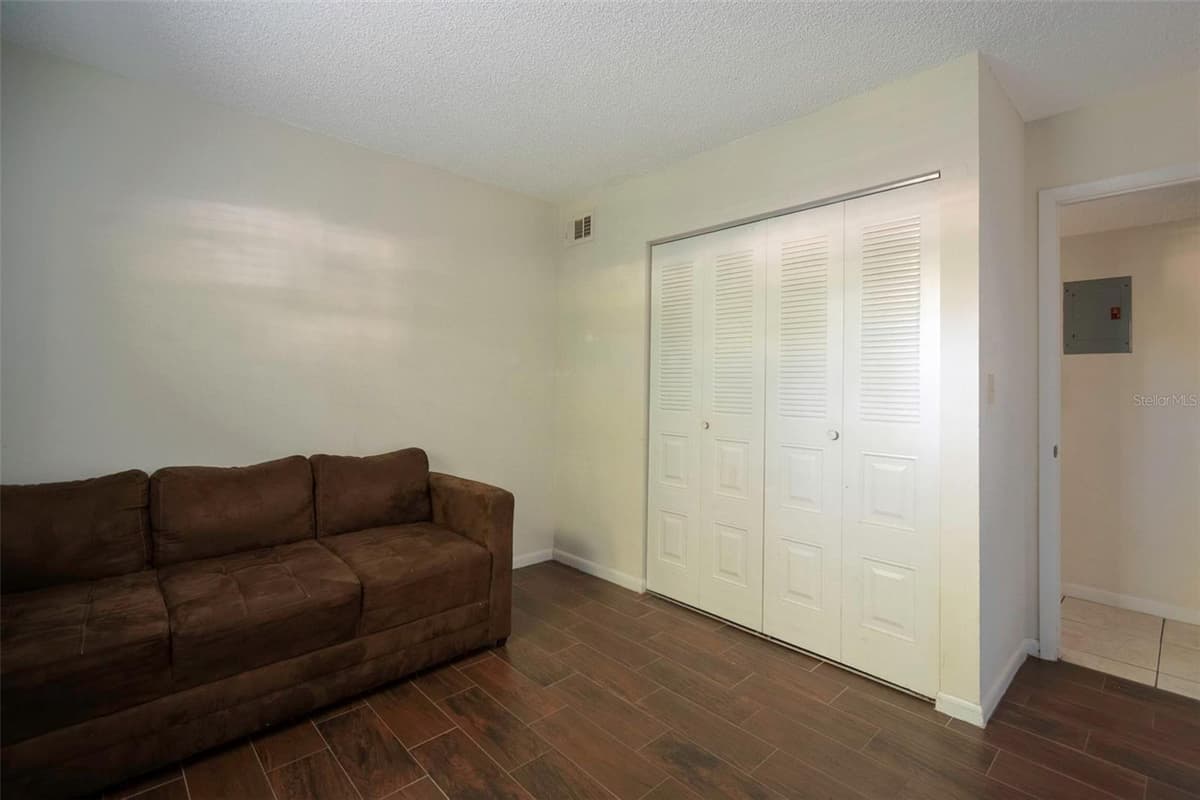 1649 SUNNY BROOK LANE — photo 10 of 24