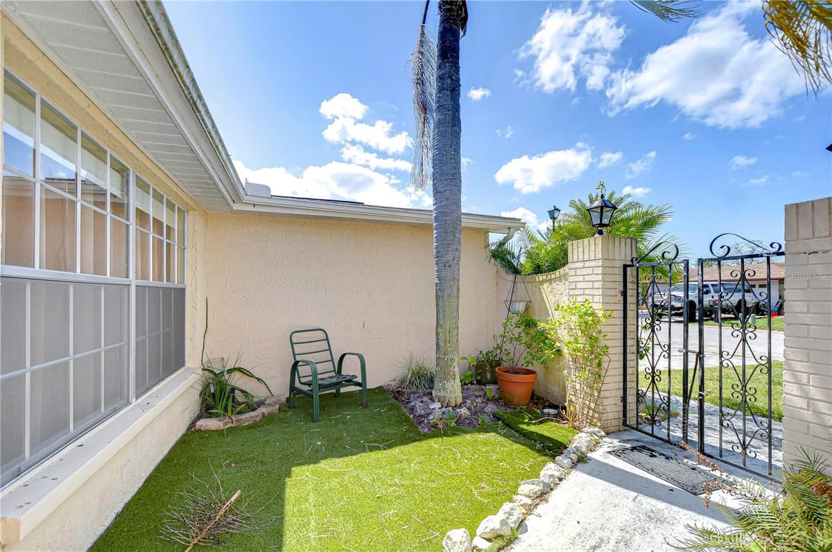 9826 ISLAND HARBOR DRIVE — photo 19 of 73