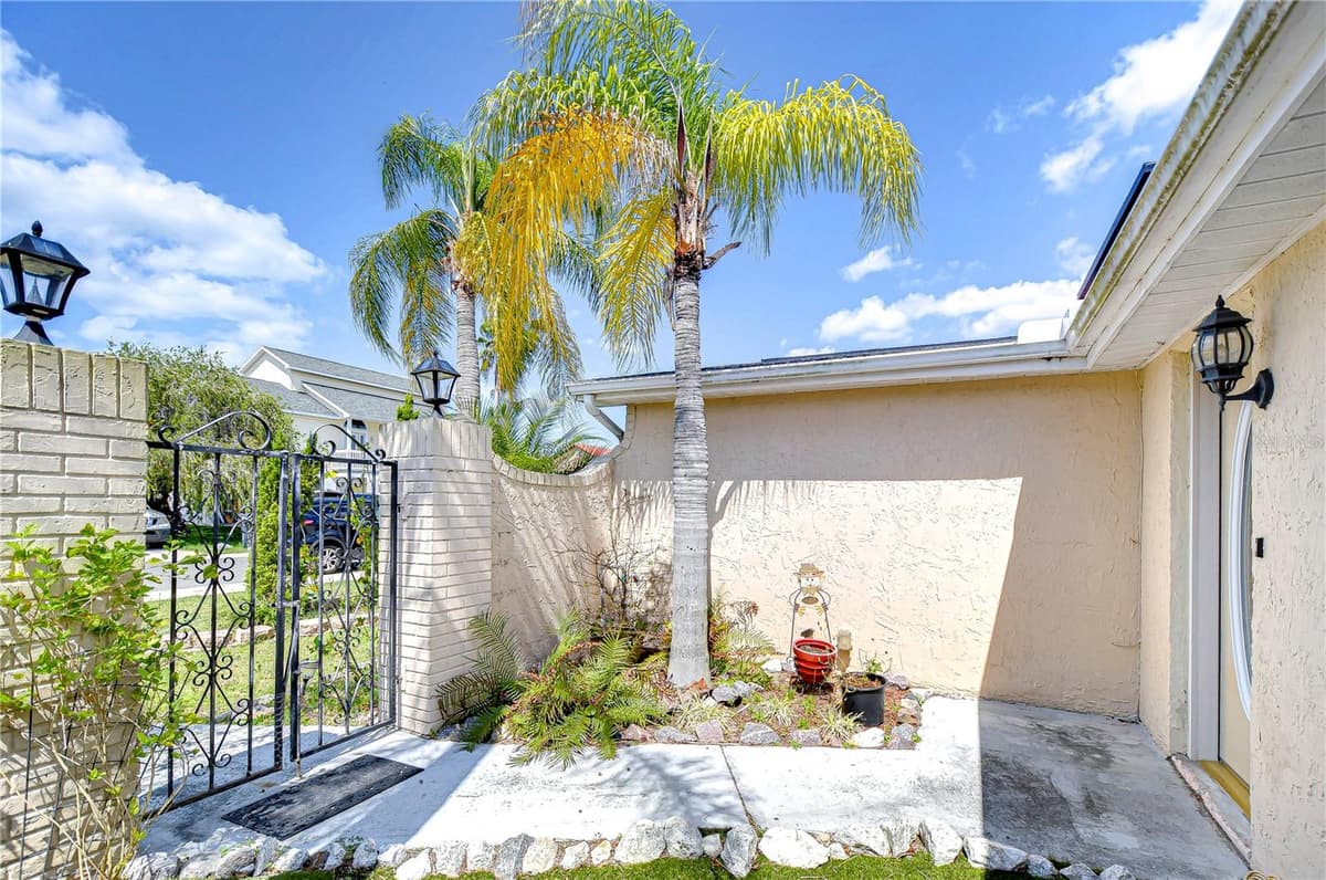 9826 ISLAND HARBOR DRIVE — photo 18 of 73