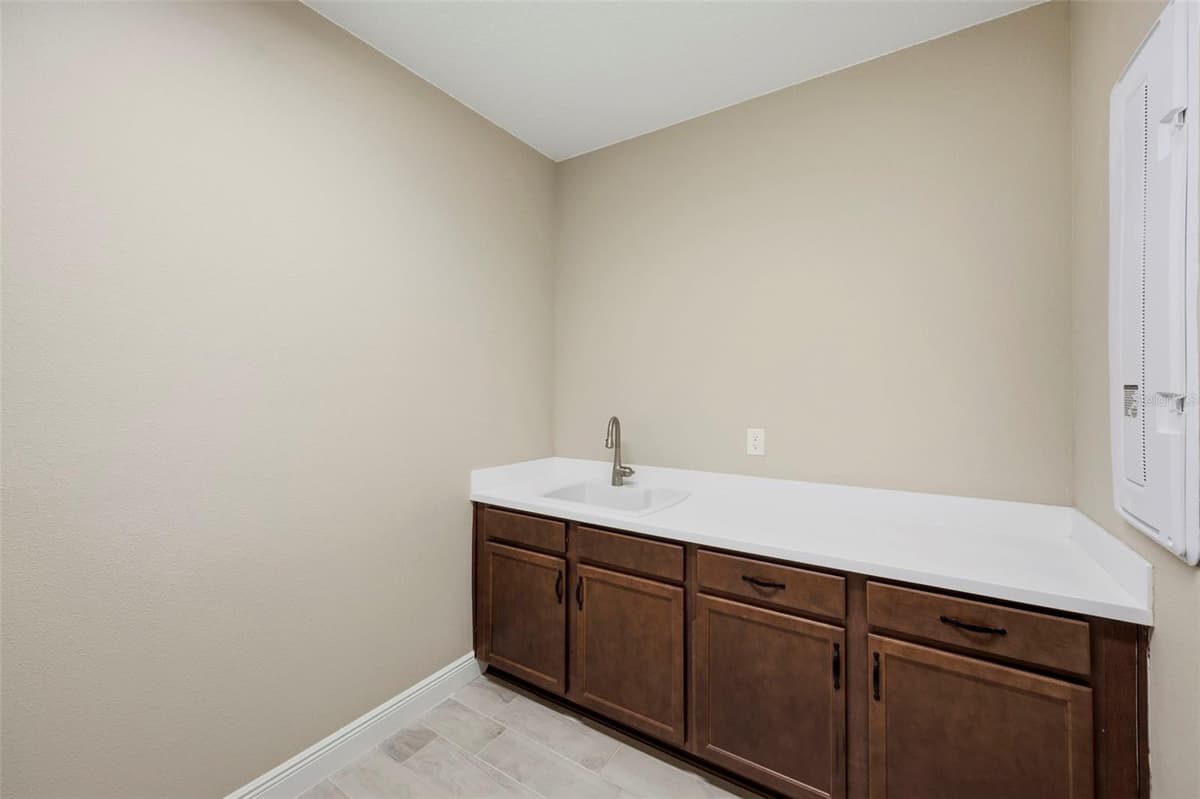 14519 WOODLAND SPUR DRIVE — photo 17 of 54