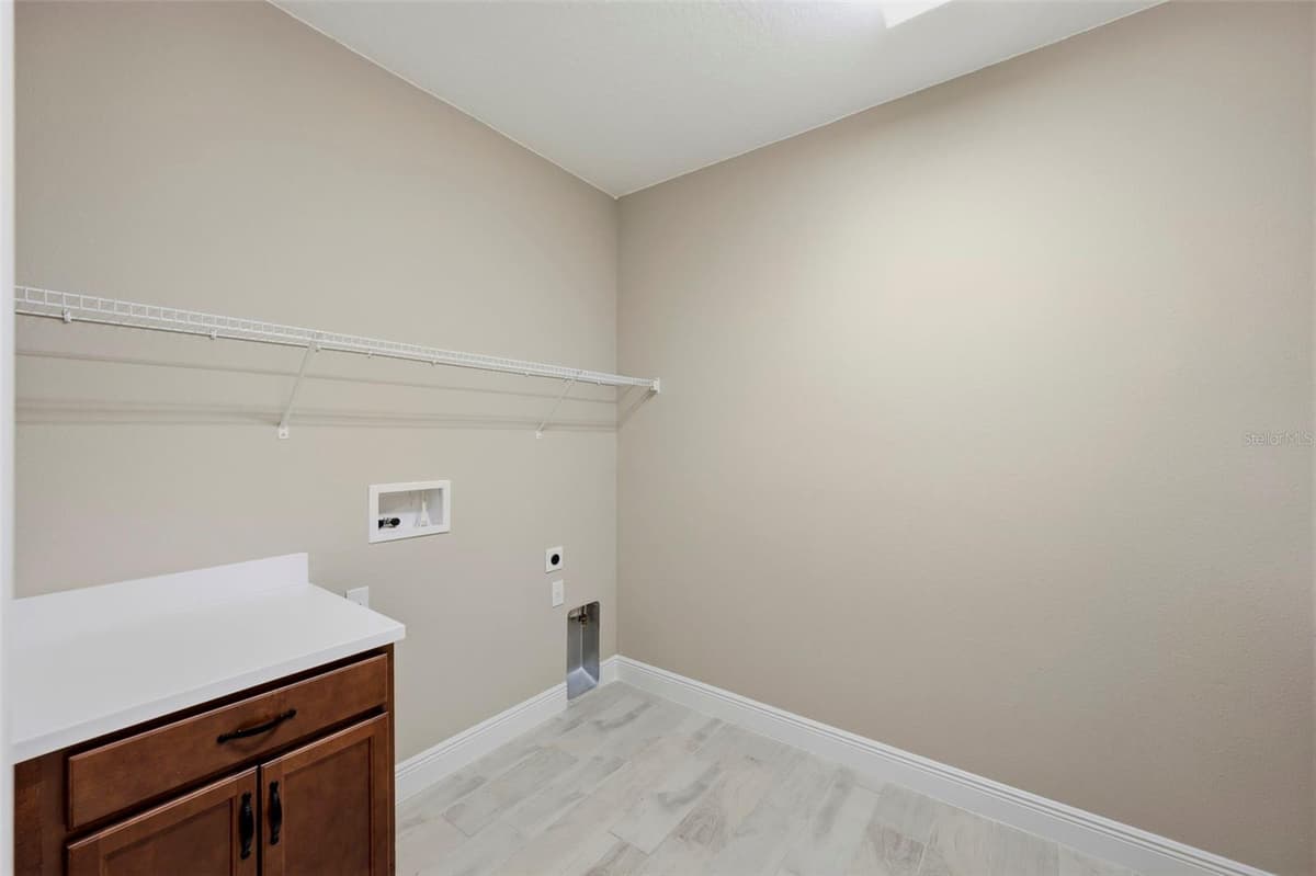 14519 WOODLAND SPUR DRIVE — photo 16 of 54