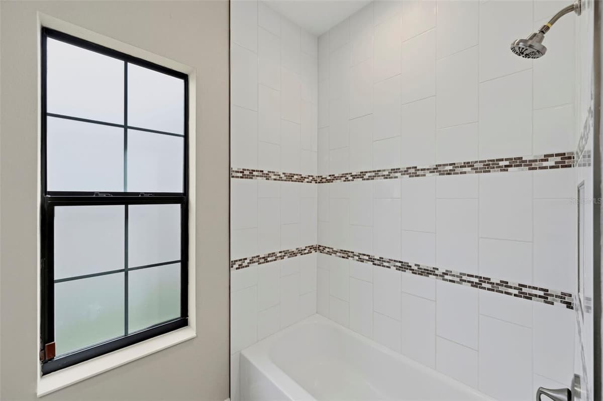 14519 WOODLAND SPUR DRIVE — photo 14 of 54