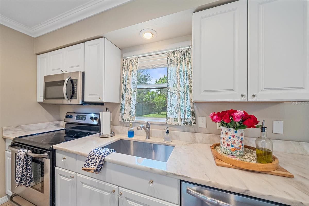 3338 BAILEY STREET — photo 6 of 24