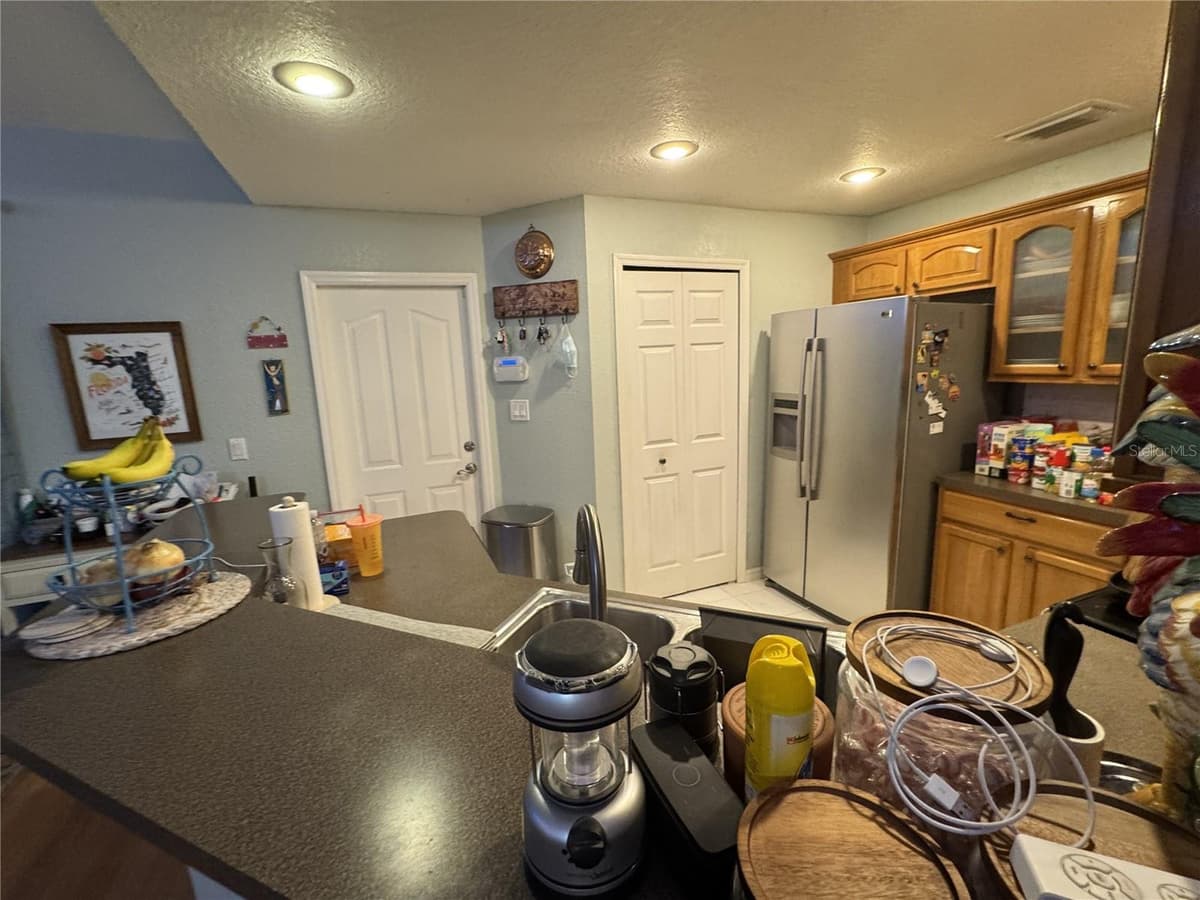 2104 BRADFORD STREET — photo 9 of 25