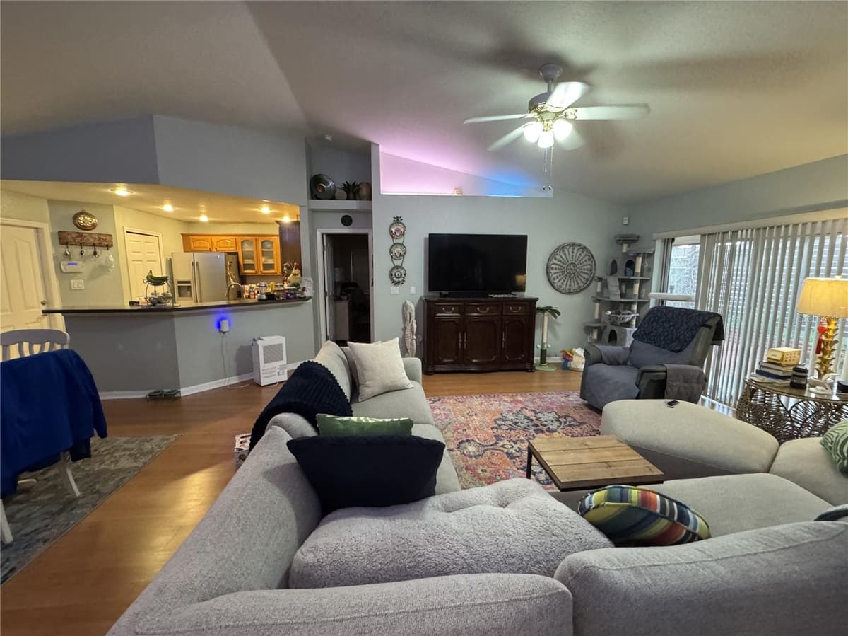 2104 BRADFORD STREET — photo 14 of 25