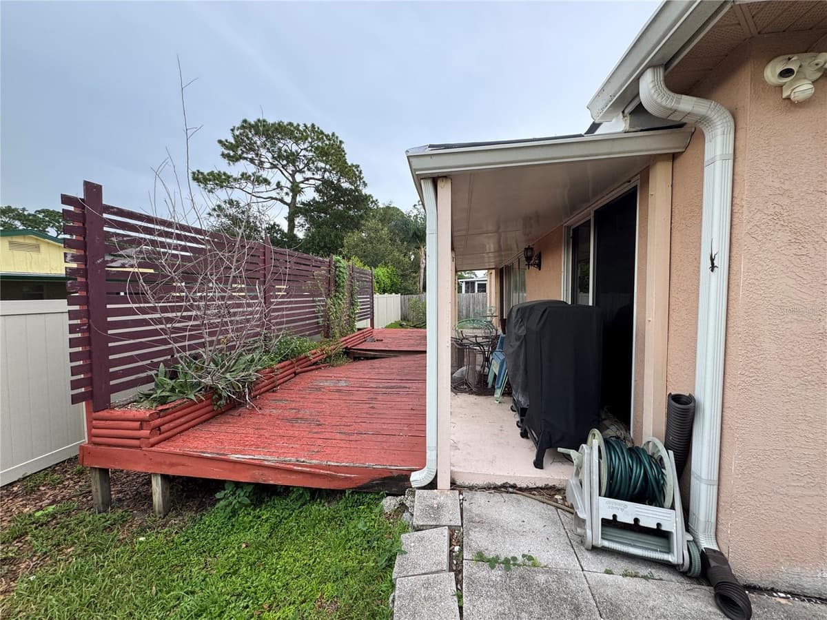 2104 BRADFORD STREET — photo 4 of 25