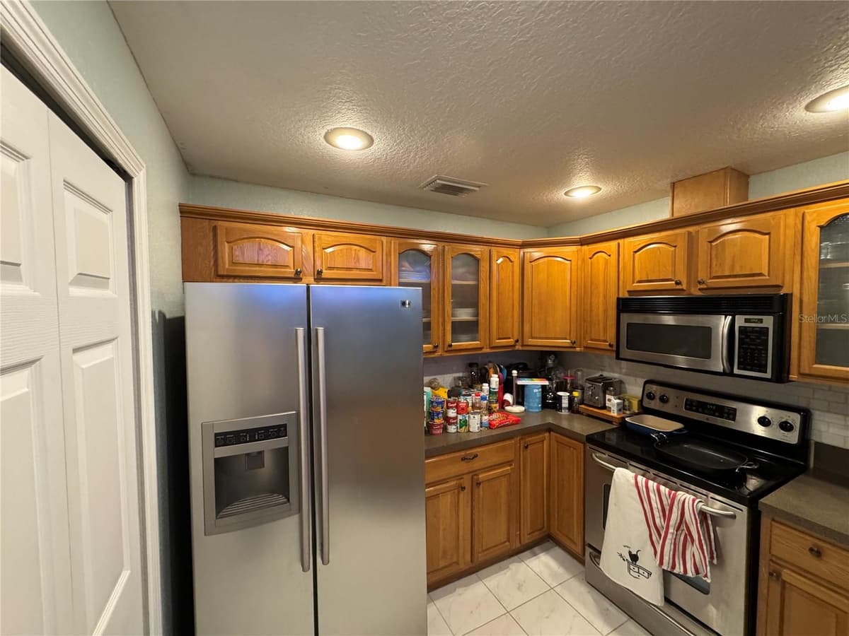 2104 BRADFORD STREET — photo 10 of 25