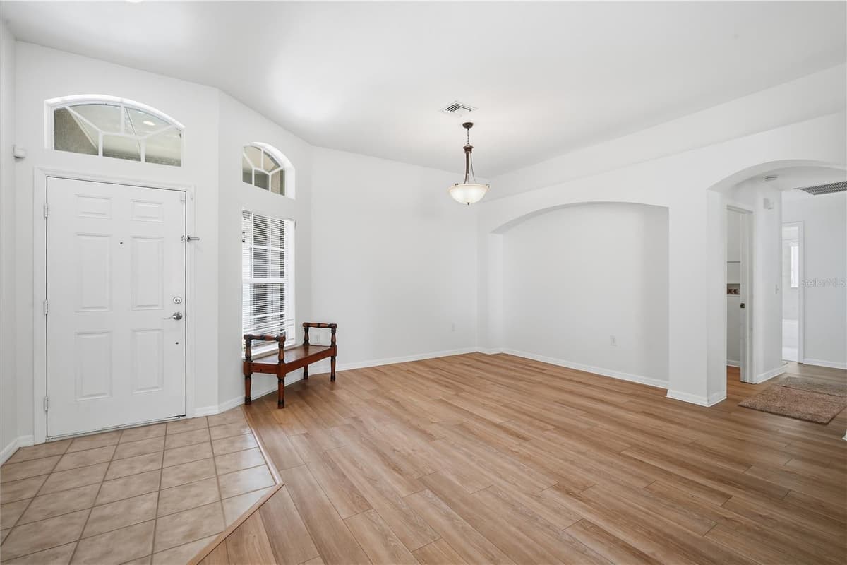 5912 BRAMBLE BUSH COURT — photo 7 of 60