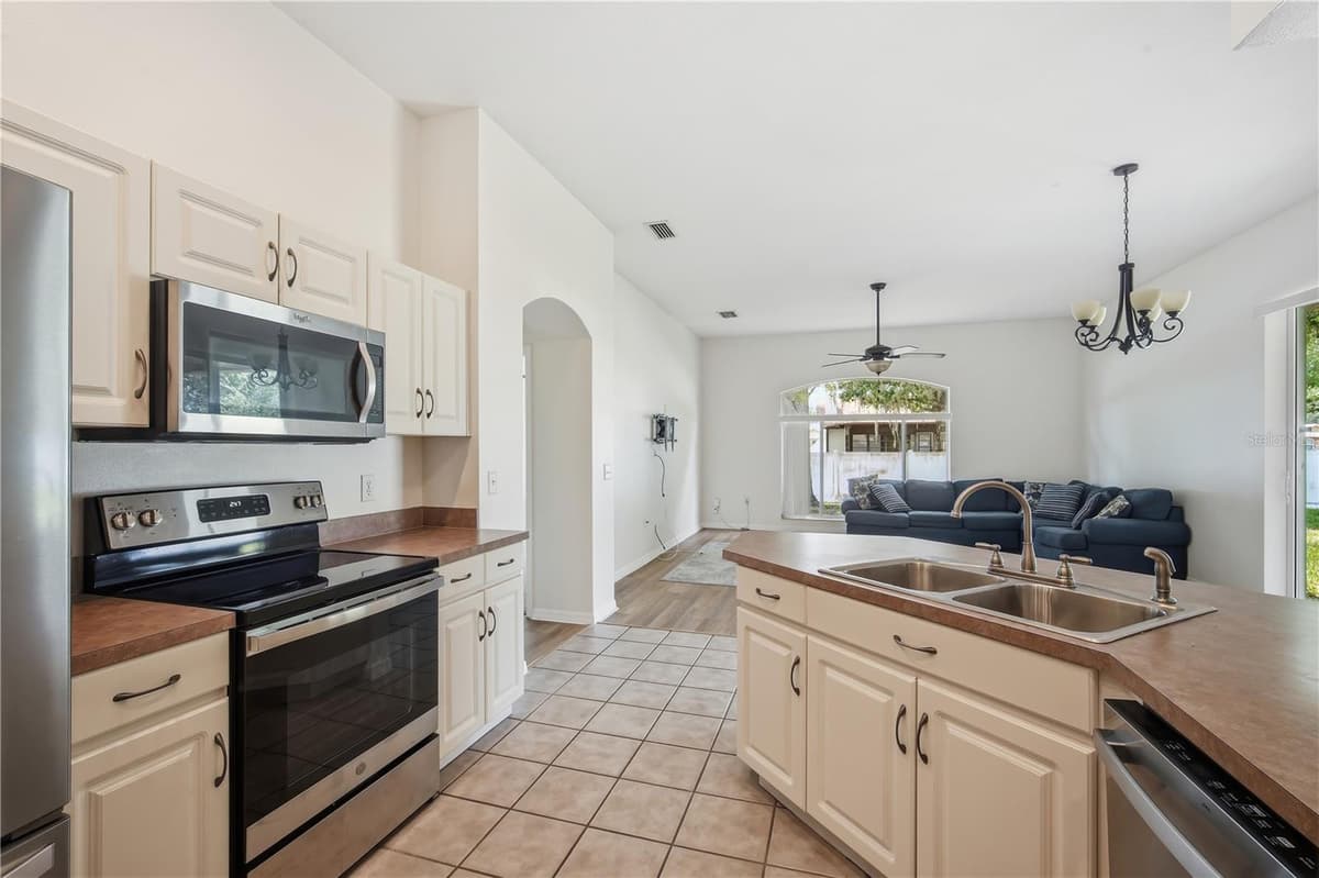 5912 BRAMBLE BUSH COURT — photo 19 of 60