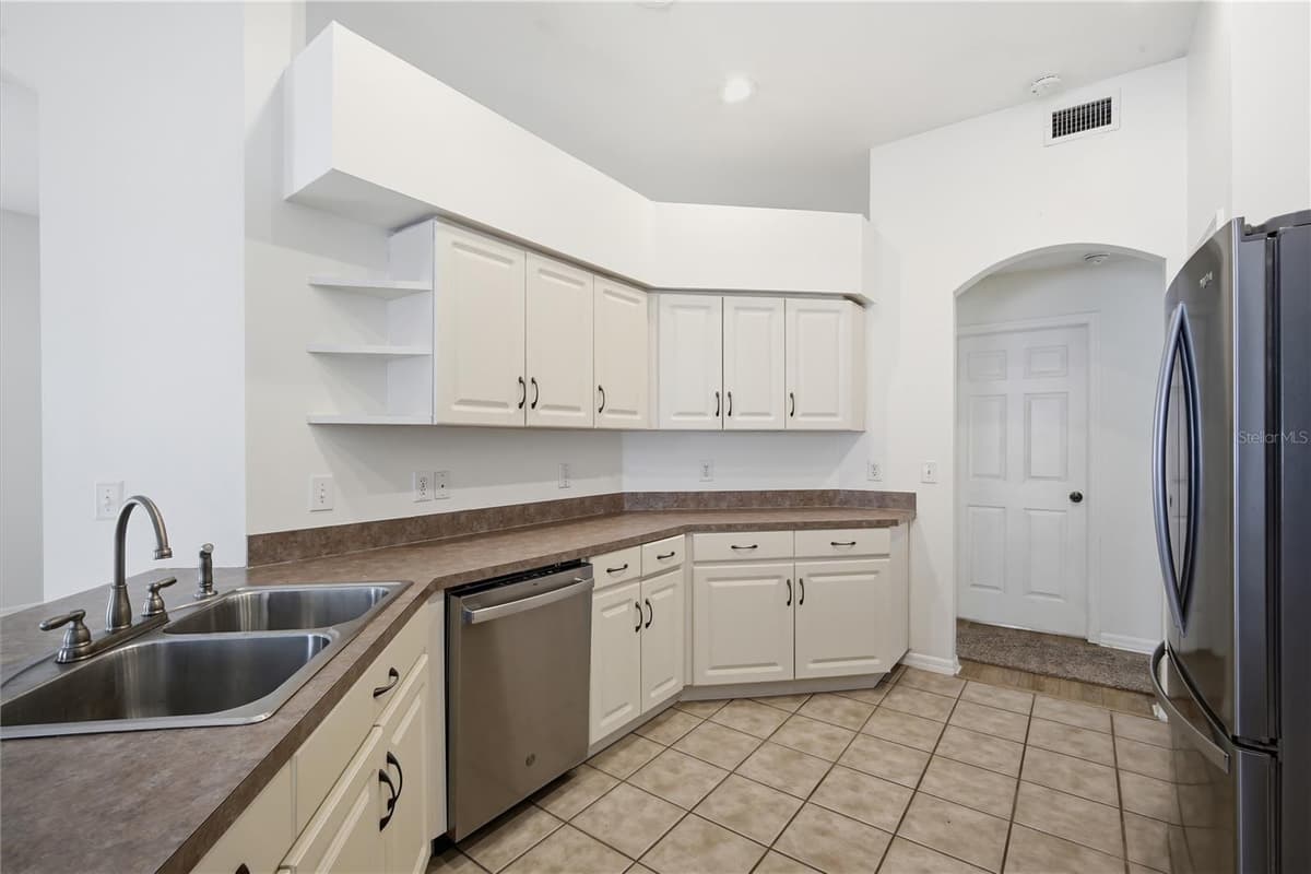 5912 BRAMBLE BUSH COURT — photo 18 of 60