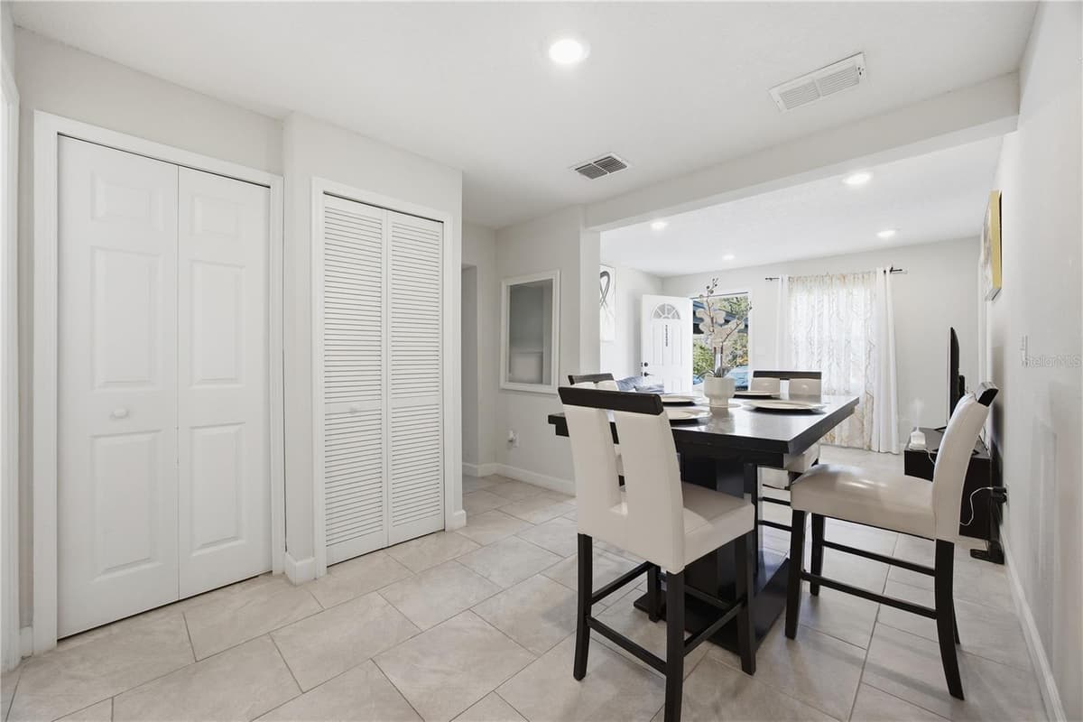 2350 VALLEY DRIVE — photo 4 of 15