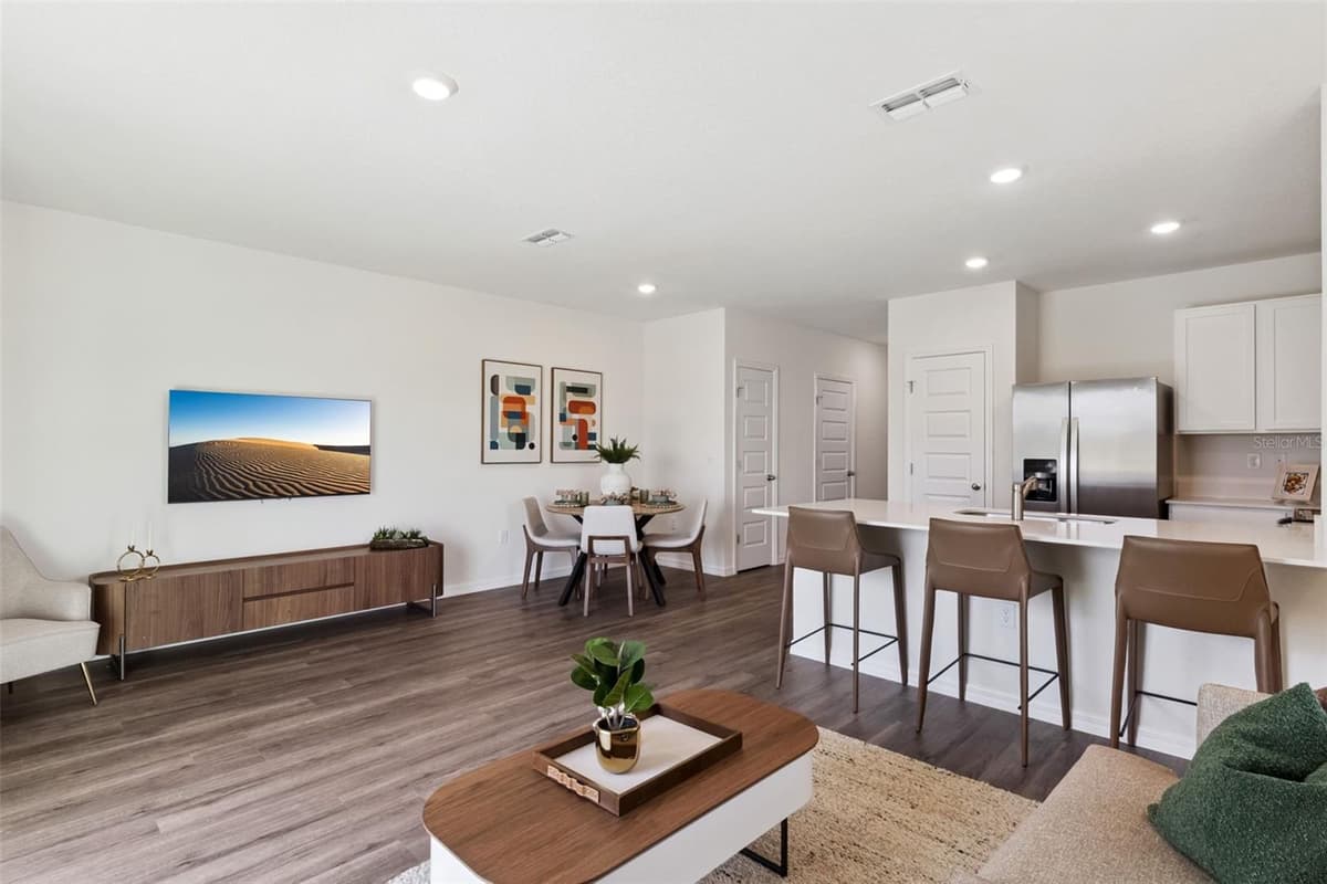 4272 BUTTERSCOTCH CIRCLE — photo 14 of 30