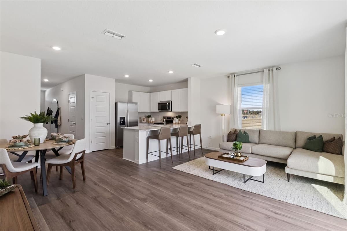 4272 BUTTERSCOTCH CIRCLE — photo 12 of 30