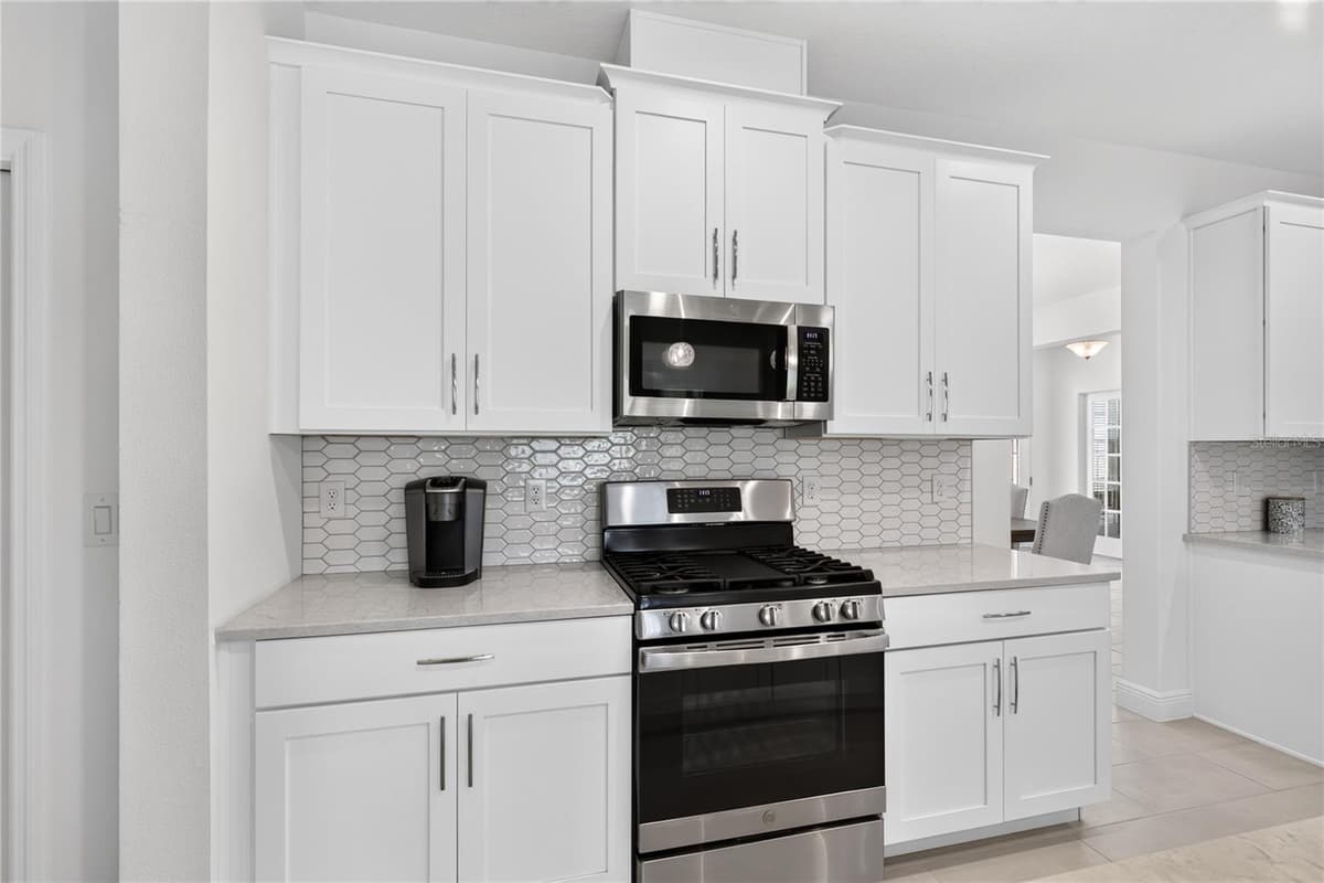 4937 GOLDEN ZENITH WAY — photo 15 of 65
