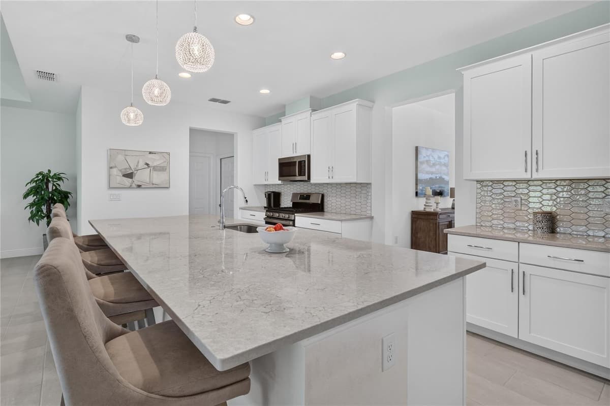 4937 GOLDEN ZENITH WAY — photo 12 of 65
