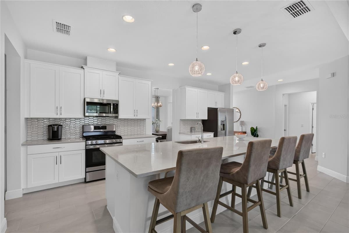 4937 GOLDEN ZENITH WAY — photo 13 of 65