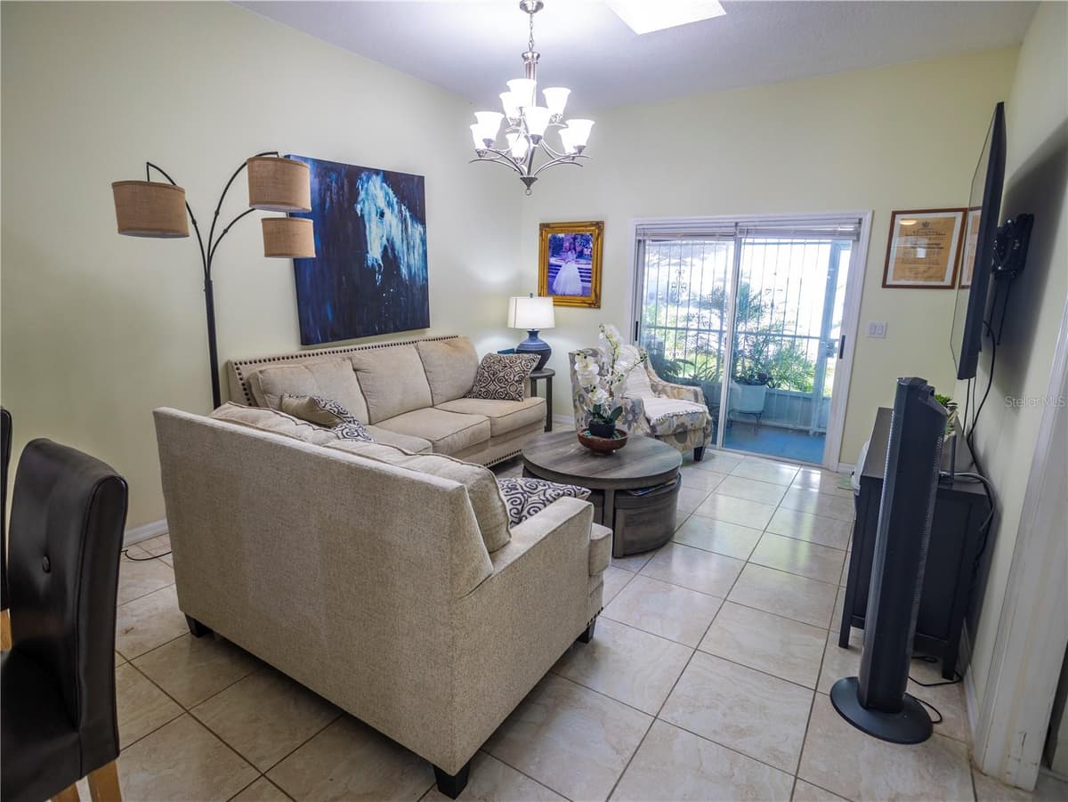 12537 HOLLYBROOK LANE — photo 10 of 24
