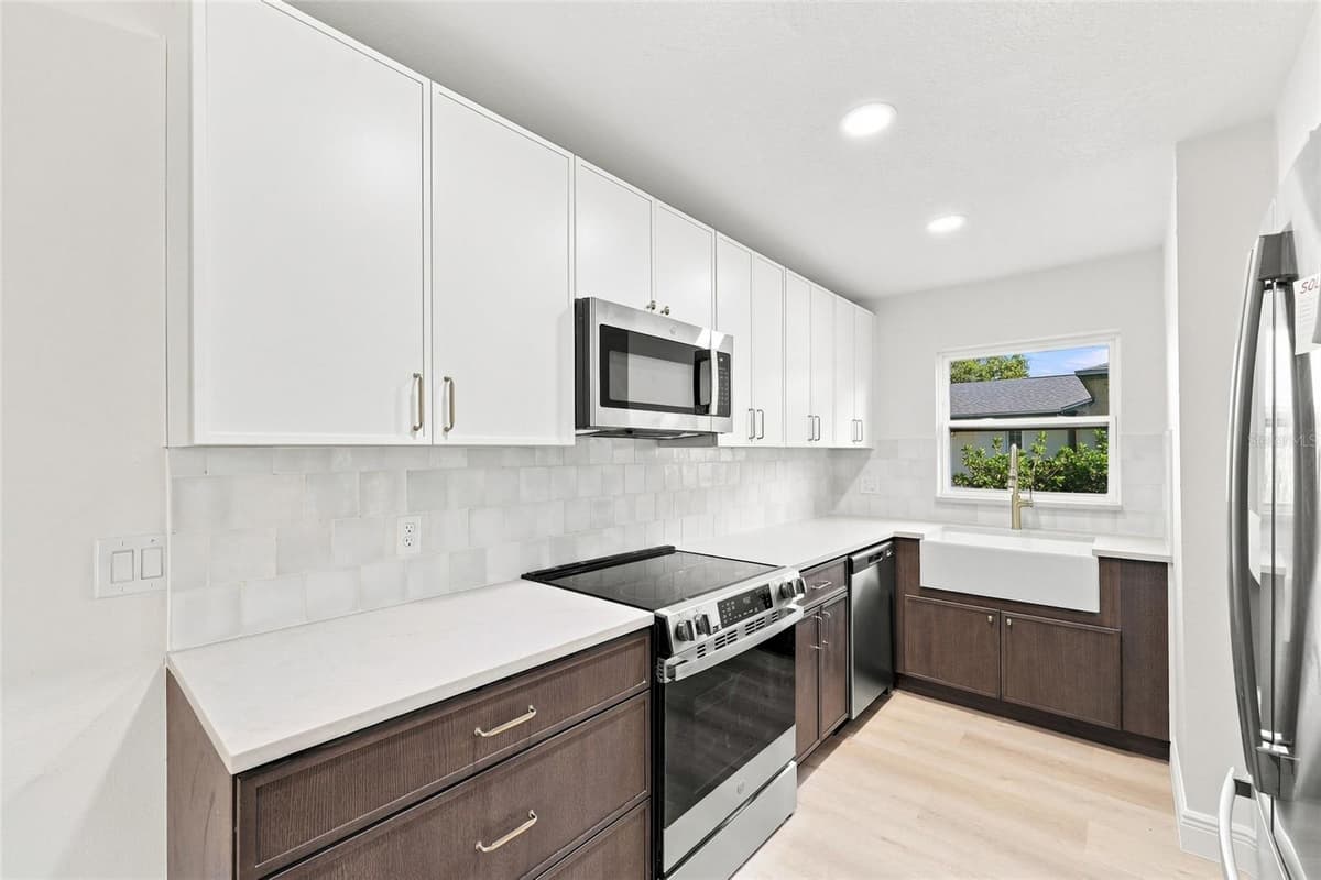 1011 MANCHESTER CIRCLE — photo 11 of 28