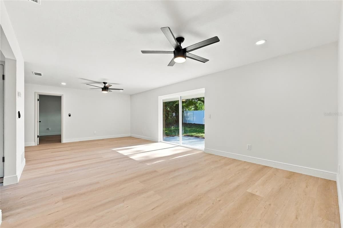 1011 MANCHESTER CIRCLE — photo 7 of 28