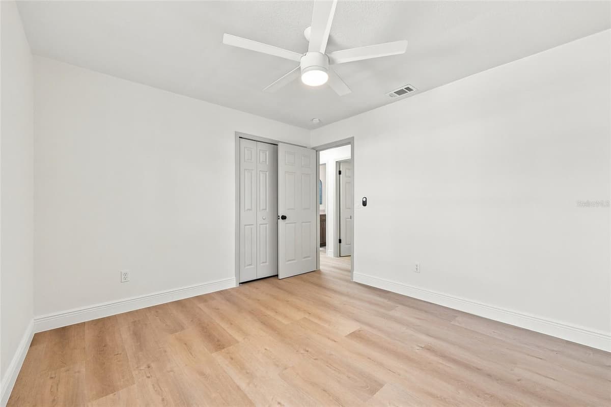 1011 MANCHESTER CIRCLE — photo 14 of 28