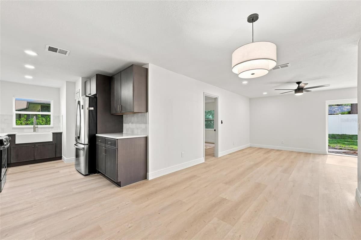 1011 MANCHESTER CIRCLE — photo 10 of 28