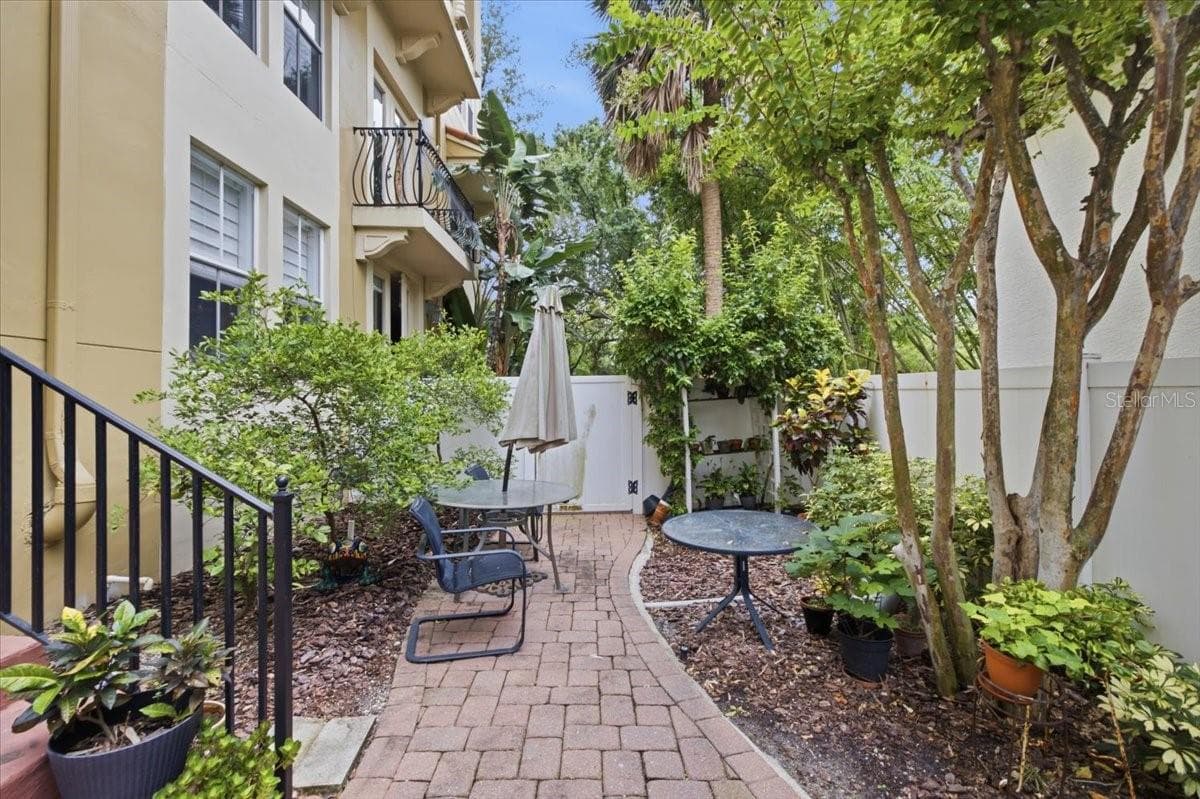 114 DAVIS BOULEVARD — photo 40 of 52